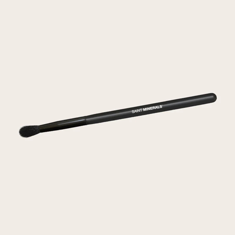 SAINT MINERALS Blending Crease Brush