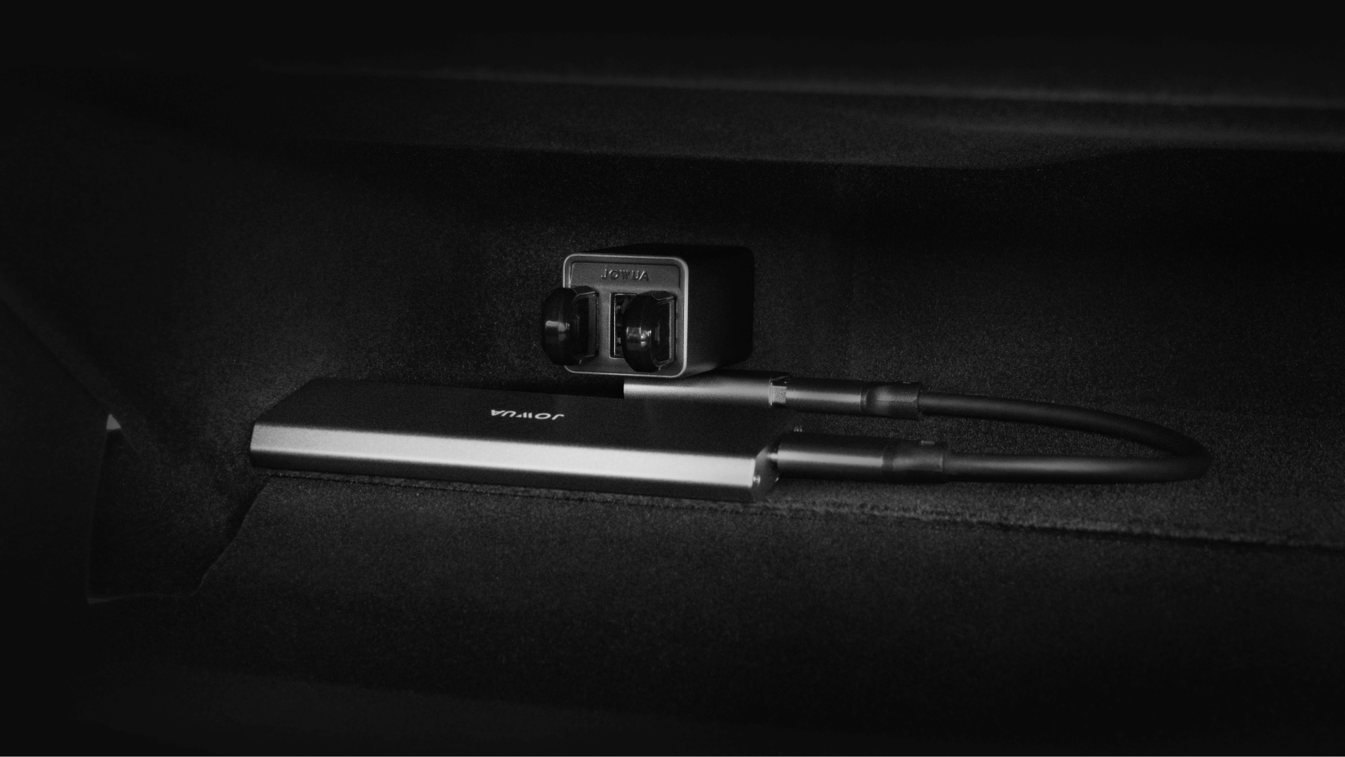 Tesla 4 Port USB Dashcam Hub (Tesla Model 3 2018-2023/ Model Y 2018-2024)