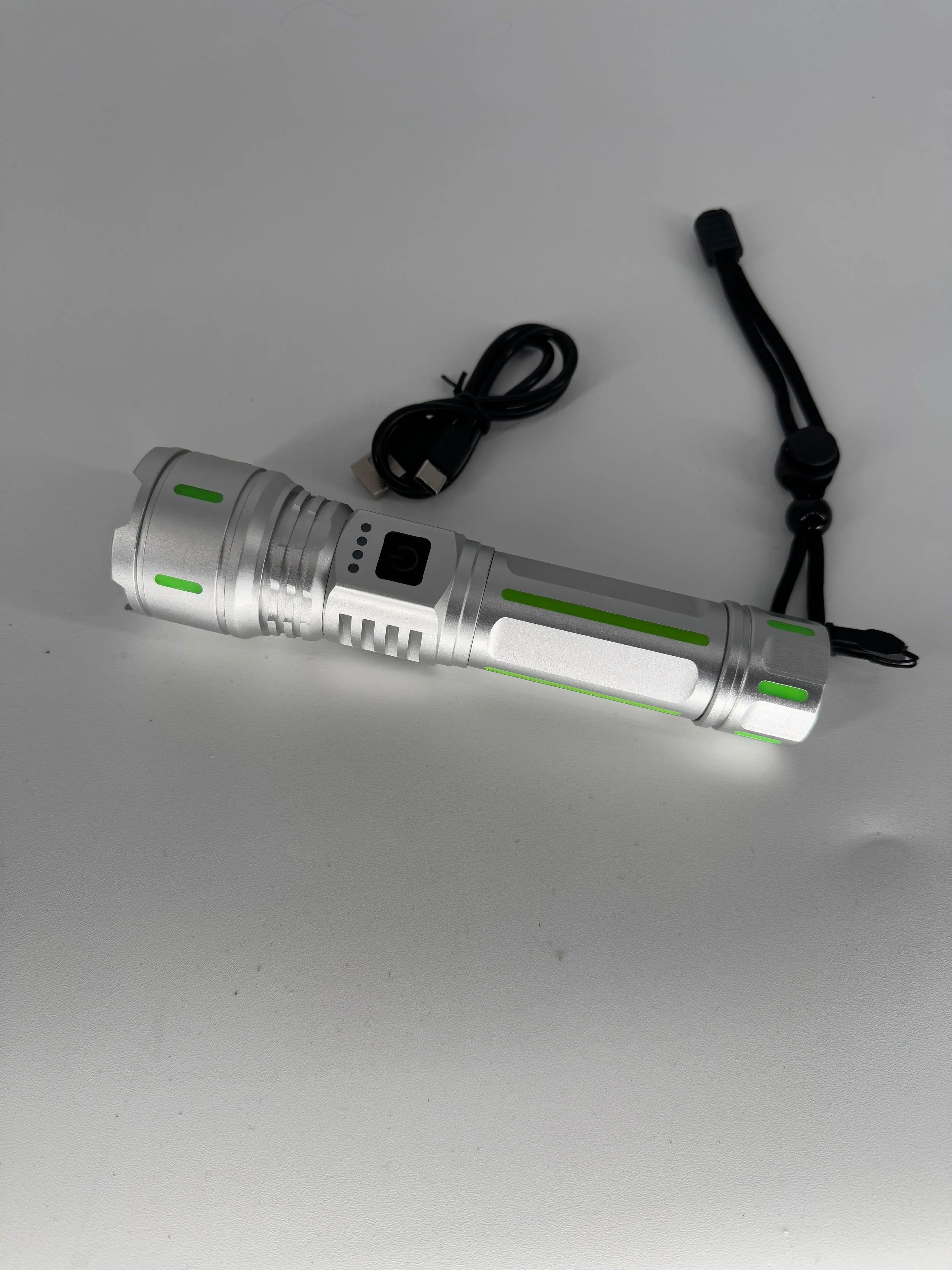 SUPER  BRIGHT FLASHLIGHT -Long-lasting battery