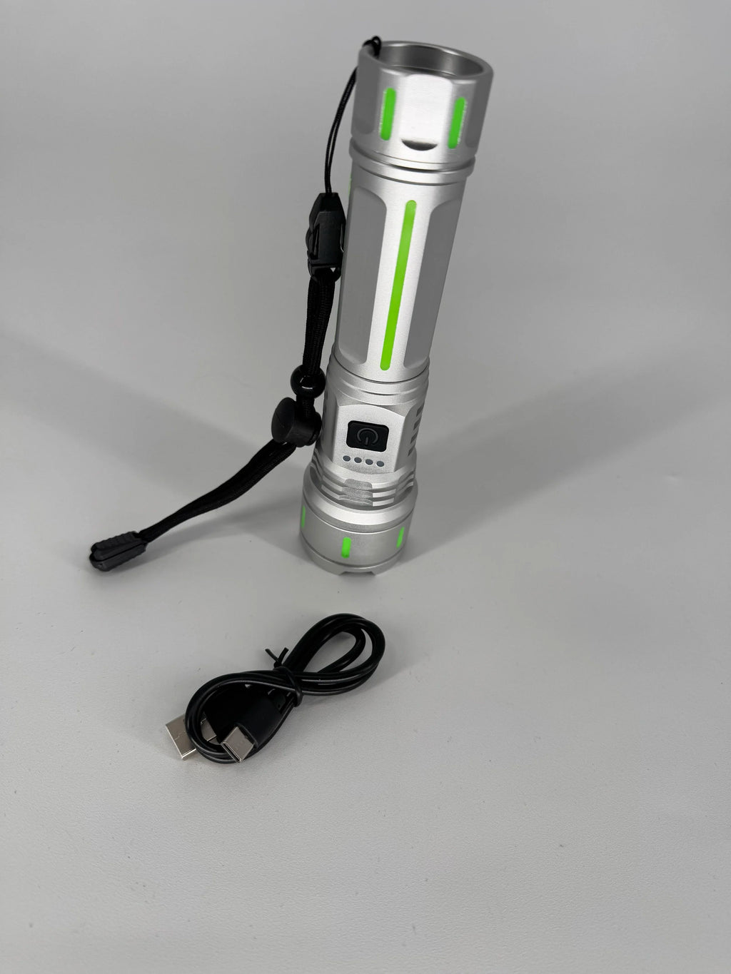 SUPER  BRIGHT FLASHLIGHT -Long-lasting battery