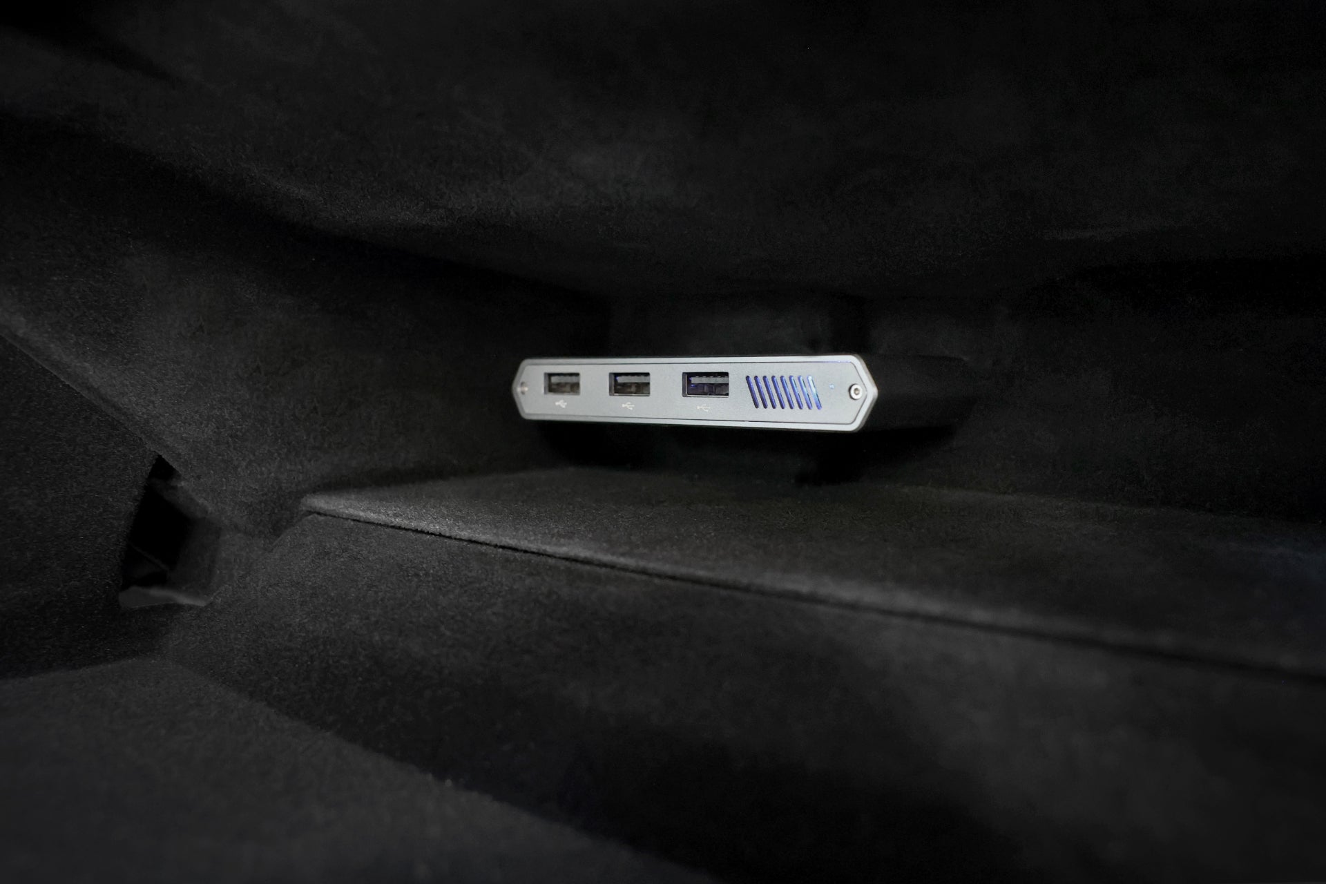 Tesla 1TB SSD + 3-Port HUB