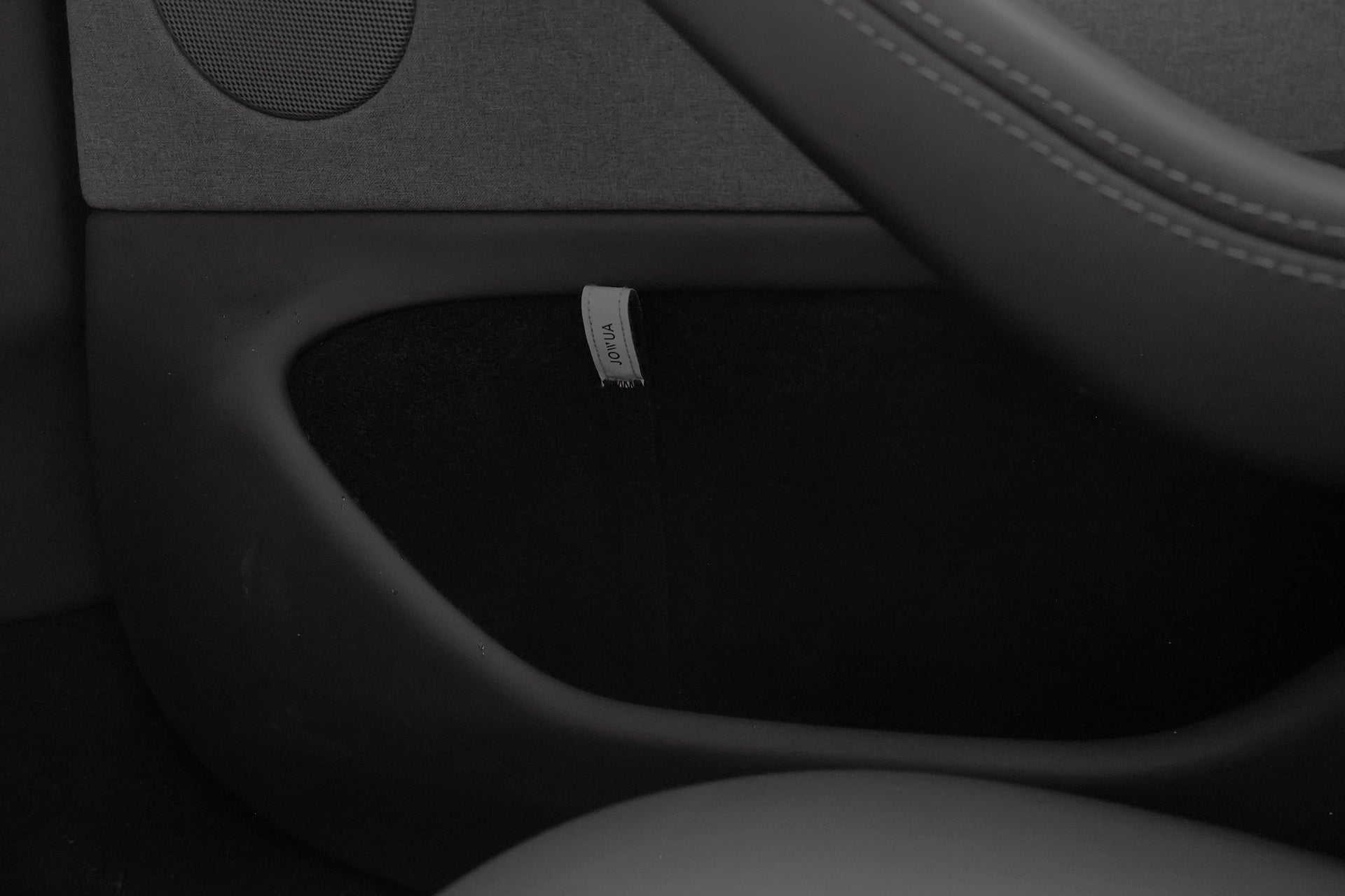 Reflective Rear Door Emergency Release Strap (Model 3 Highland, 2024+ / All Model Y)